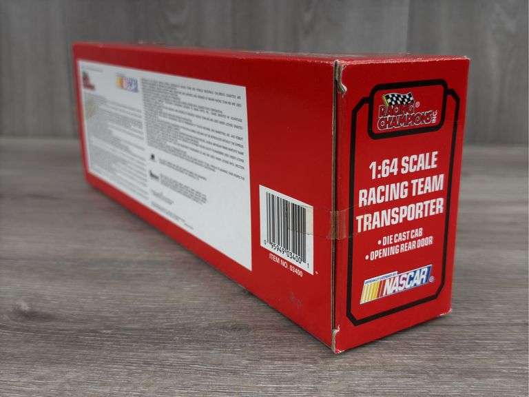 Steve Kinser #26 Quaker State Racing Team Transporter, 1/64, 1995 Edition, Racing Champions