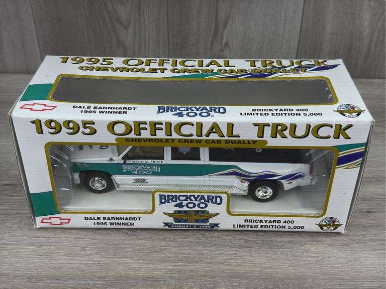 1995 Chevrolet Crew Cab Dually Brickyard 400 Official Truck Bank, 1/24, Dale Earnhardt Winner, Limited Edition Of 5000, Certificate Of Authenticity, Brookfield Collectors Guild