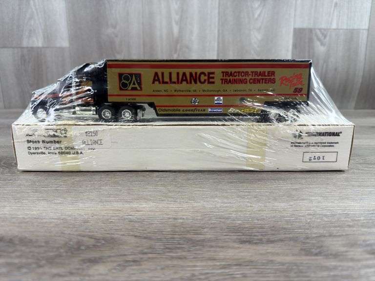 Robert Pressley ##59 Alliance International Navistar Racing Transporter, 1/64, 1 Of 5000, Ertl