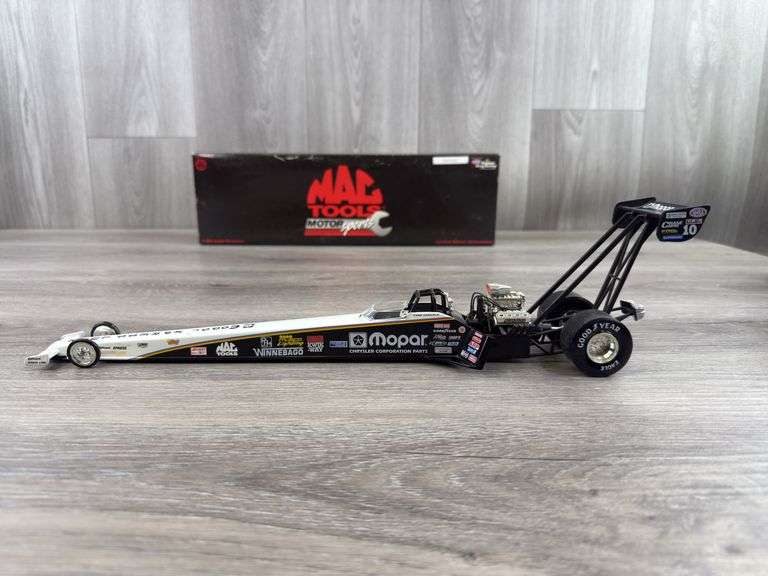 Tommy Johnson Jr. Mopar Dragster, 1/24, Limited Edition, Action