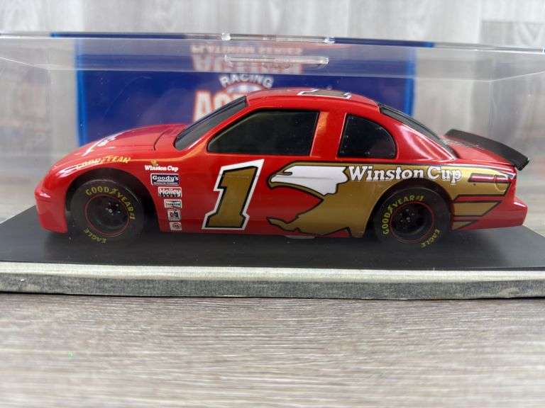 Winston Cup 25th Anniversary #1  Stock Car Bank, 1/24, 1995 Limited Edition, Racing Collectables Action Platinum Series