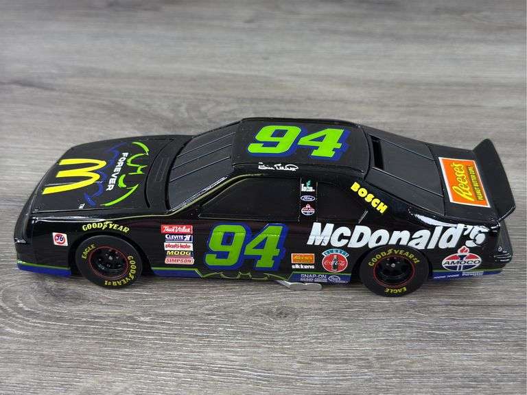 Bill Elliott #94 McDonald’s/Batman Forever Thunderbat Ford Stock Car Bank, 1/24, 1995 Limited Edition, Action