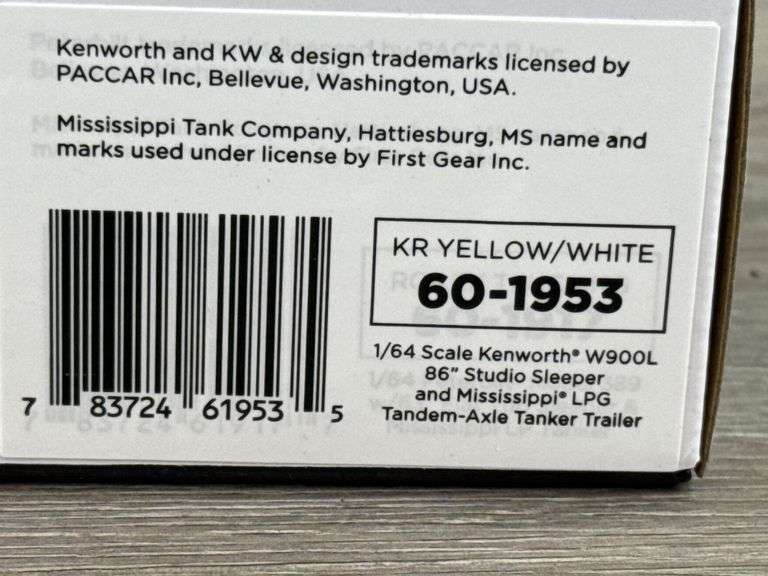 Kenworth W900L & Mississippi LPG Tandem-Axle Tanker, 1/64