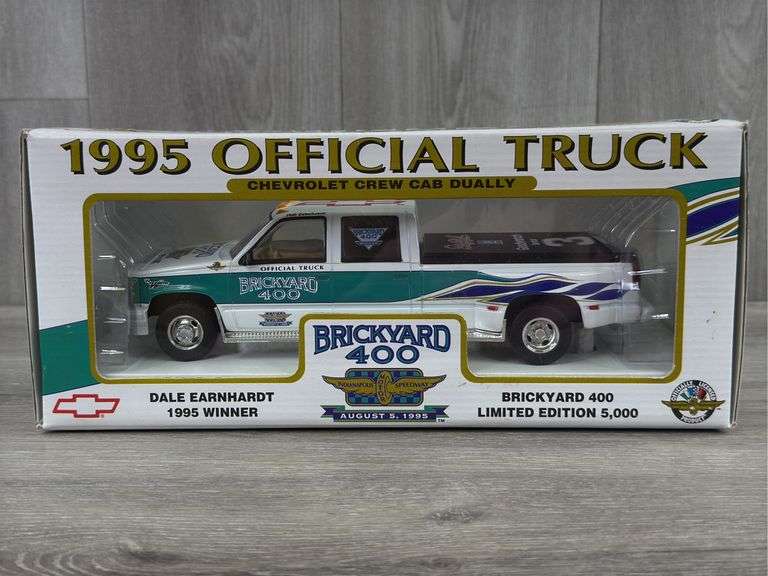 1995 Chevrolet Crew Cab Dually Brickyard 400 Official Truck Bank, 1/24, Dale Earnhardt Winner, Limited Edition Of 5000, Certificate Of Authenticity, Brookfield Collectors Guild
