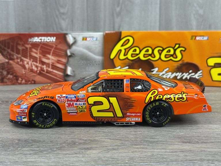Kevin Harvick #21 Reese’s 2004 Monte Carlo Stock Car, 1/24, Limited Edition, Action