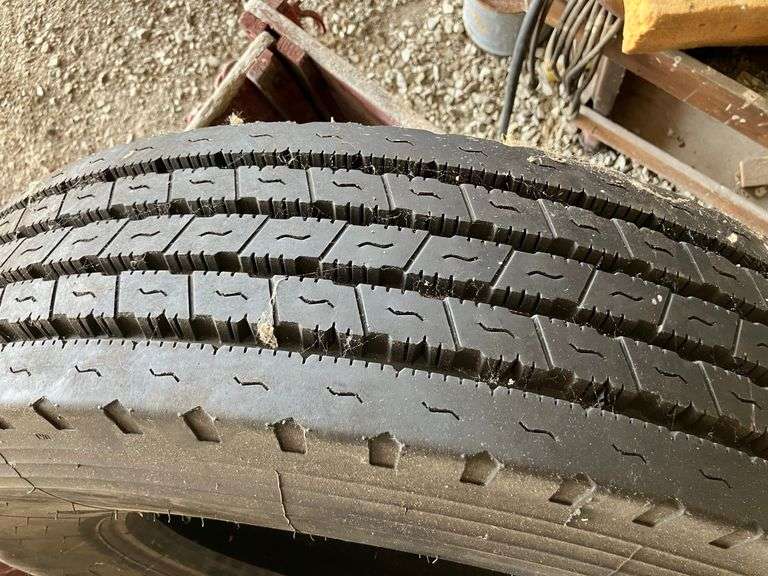 ONYX 11R22.5 Tire