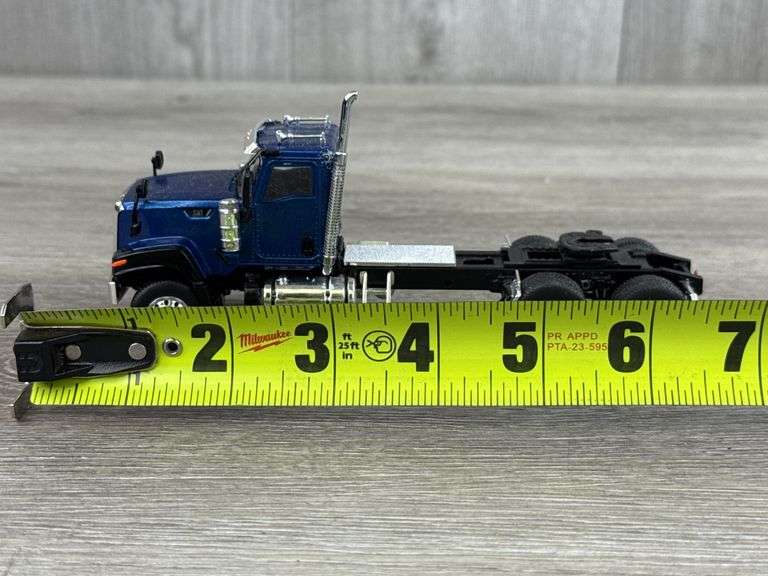 Caterpillar Semi Truck, 6 1/2” Long, Broken Mufflers