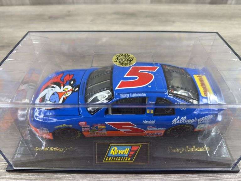 Terry Labonte #5 Kellogg’s Special 1997 Monte Carlo Stock Car, 1/24, Certificate Of Authenticity, 1 Of 6600, Revell Collection