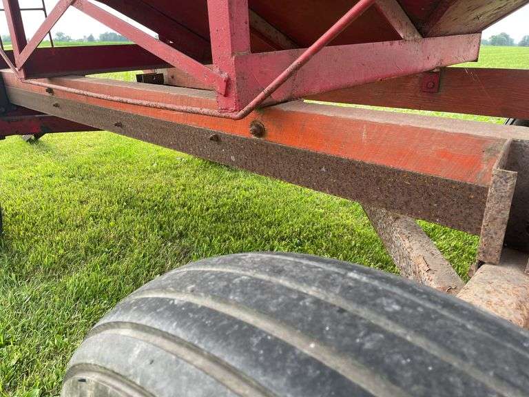 Killbros 325 hopper wagon