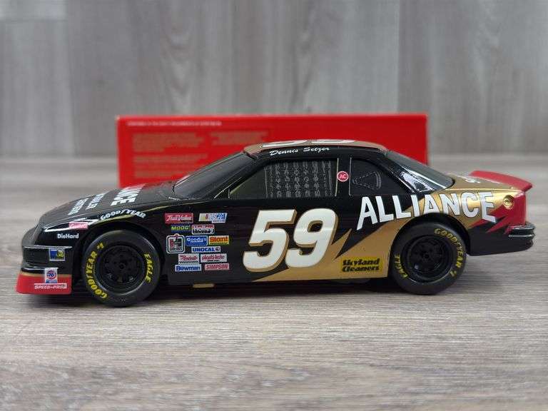 Dennis Setzer #59 Alliance Lumina Stock Car Bank, 1/24, 1994 Limited Edition, 1 Of 3000, Racing Champions