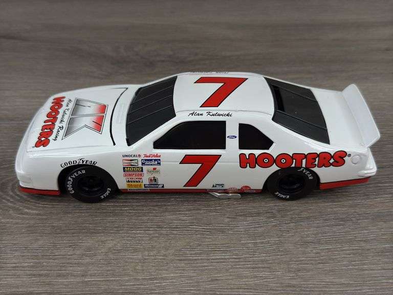 Alan Kulwicki #7 Hooters Ford Thunderbird Stock Car Bank, 1/24, 1995 Limited Edition, 1 Of 5004, Action Racing Collectables Club Of America