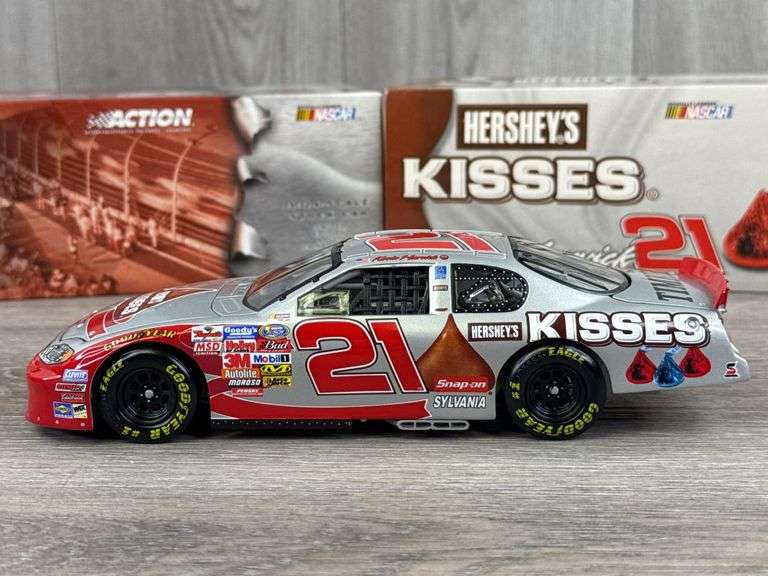 Kevin Harvick #29 Special Edition Hershey’s Kisses 2004 Monte Carlo Stock Car, 1/24, Limited Edition, 1 Of 9,672, Action