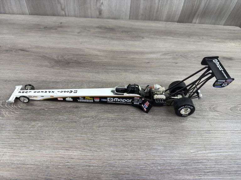 Tommy Johnson Jr. Mopar Dragster, 1/24, Limited Edition, Action