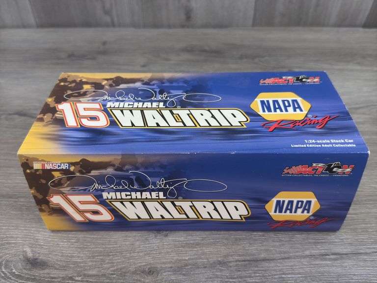 Michael Waltrip #15 NAPA 2002 Monte Carlo Stock Car, 1/24, Limited Edition, Action 10th Anniversary