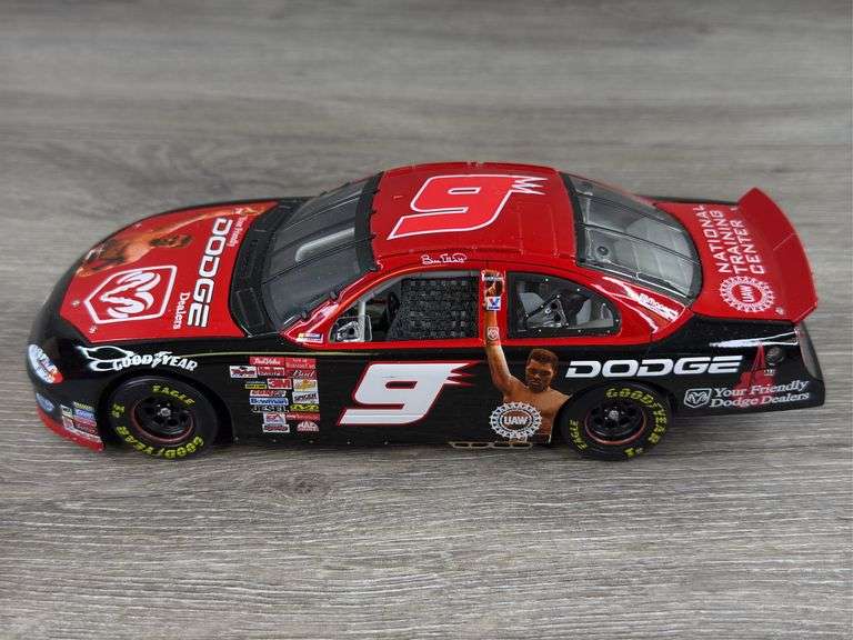 Bill Elliott #9 Dodge/Muhammad Ali 2001 Intrepid R/T Stock Car, 1/24, Limited Edition, Action