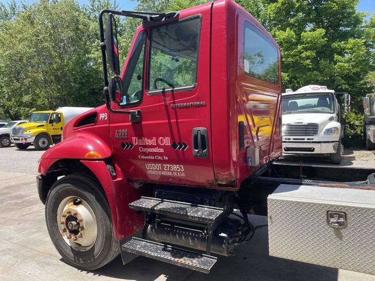 International 4300 DT466