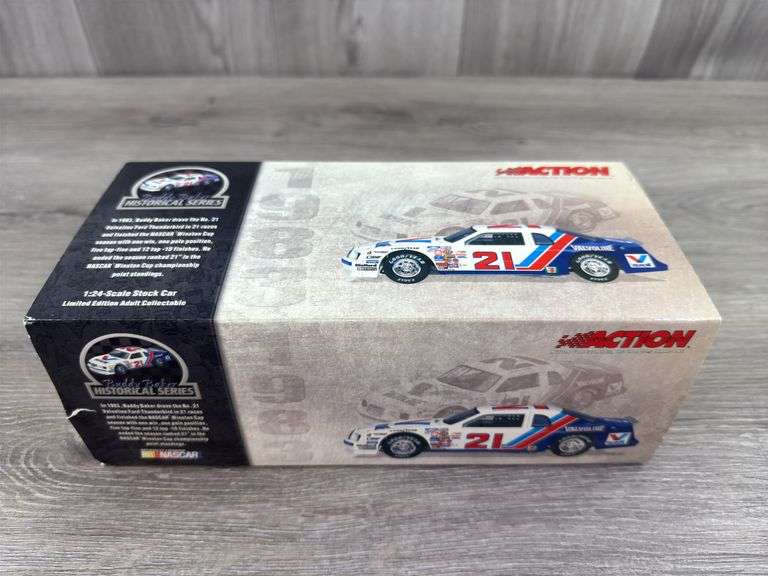 Buddy Baker #21 Valvoline 1983 Ford Thunderbird Stock Car, 1/24, Limited Edition, 1 Of 2796, Historical Series, Action