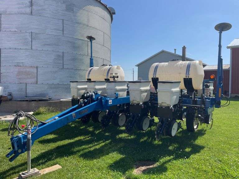 2016 Kinze Interplant 3000 planter