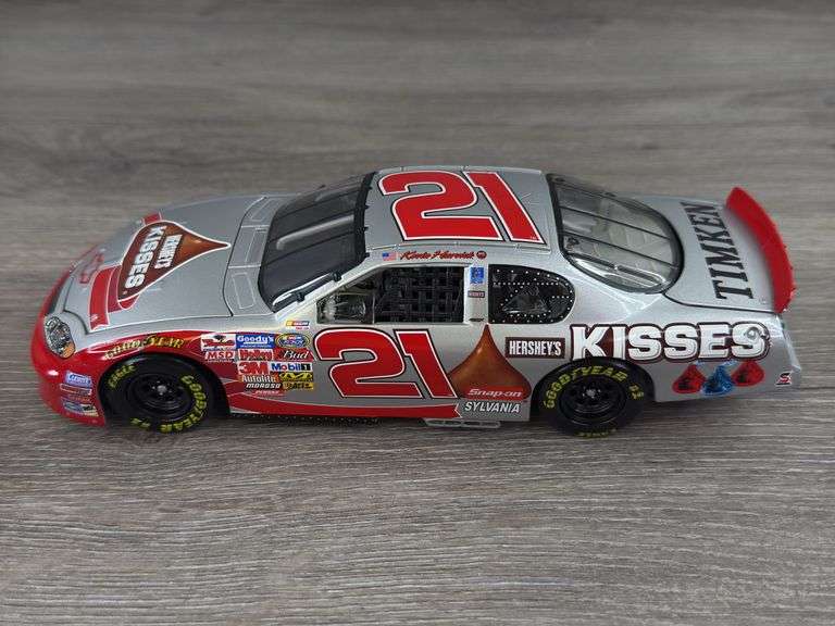 Kevin Harvick #29 Special Edition Hershey’s Kisses 2004 Monte Carlo Stock Car, 1/24, Limited Edition, 1 Of 9,672, Action