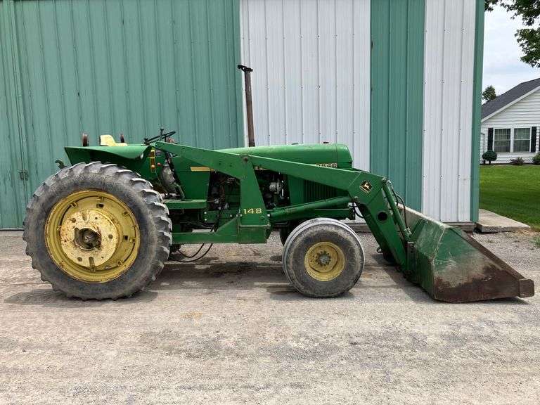 2840 John Deere w/ 148 Loader