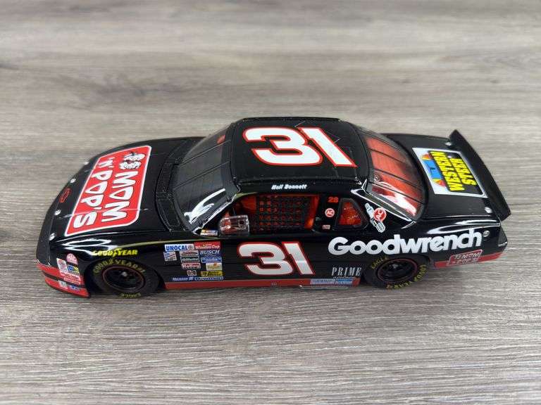 Neil Bennett #31 Mon ‘N’ Pop’s 1992 Lumina Stock Car, 1/24, Limited Edition, 1 Of 6972, Action
