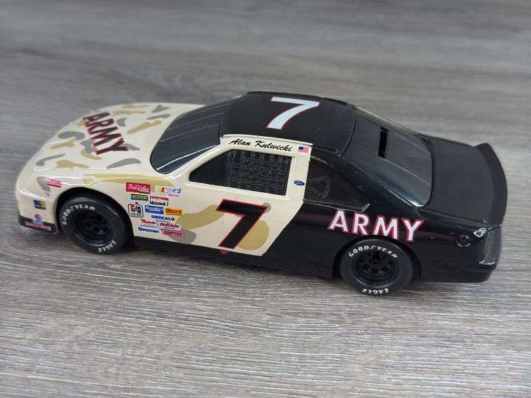 Alan Kulwicki #7 Desert Storm Army Ford Thunderbird Stock Car Bank, 1/24, 1994 Limited Edition, 1 Of 5000, Racing Champions