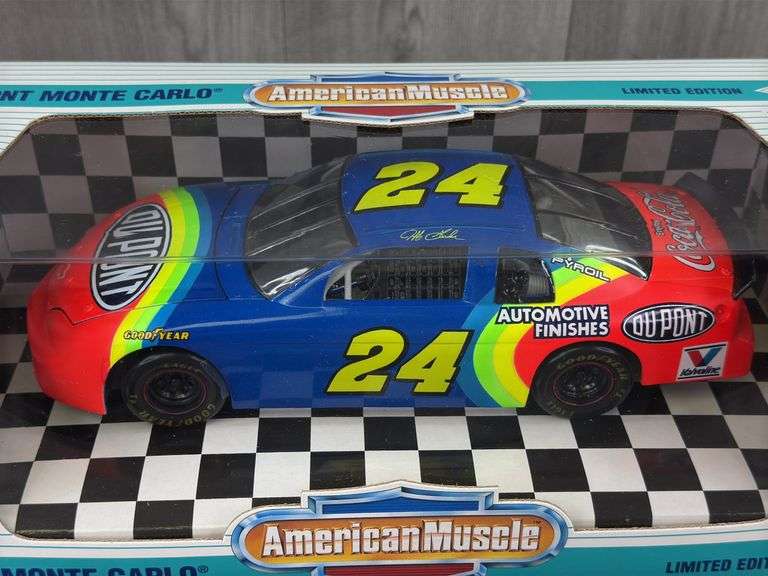 Jeff Gordon #24 DuPont Monte Carlo Stock Car, 1/18, Limited Edition, Collector’s Edition, American Muscle, Ertl Collectibles