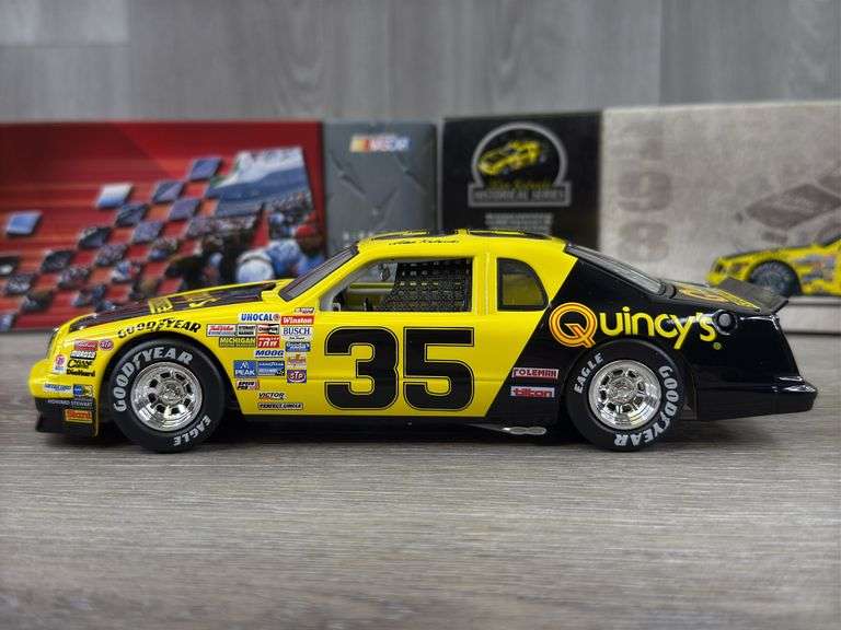 Alan Kulwicki #35 Quincy’s Steak House 1986 Ford Thunderbird Stock Car, 1/24, Limited Edition, 1 Of 3780, Historical Series, Action