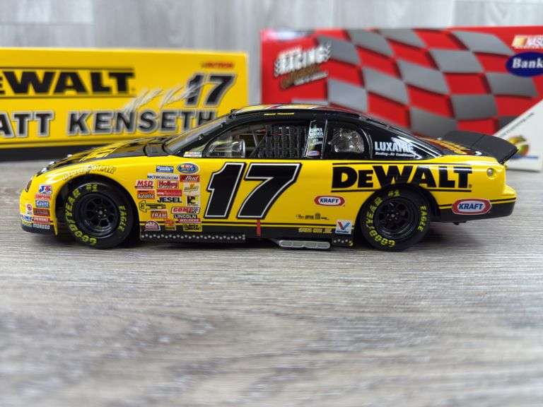 Matt Kenseth #17 Dewalt Tools 1999 Monte Carlo Stock Car Bank, 1/24, Limited Edition, #1324/2500, Action Racing Collectables Club Of America