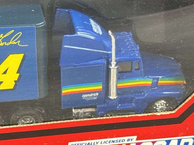 Jeff Gordon #24 DuPont Racing Team Transporter, 1993 Edition, Racing Champions