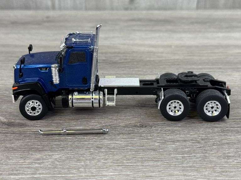 Caterpillar Semi Truck, 6 1/2” Long, Broken Mufflers