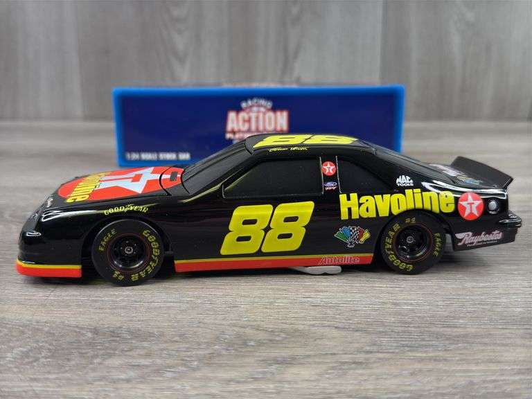 Ernie Irvan #88 Havoline Ford Thunderbird Promo Stock Car, 1/24, 1995 Limited Edition, Racing Collectables Action Platinum Series