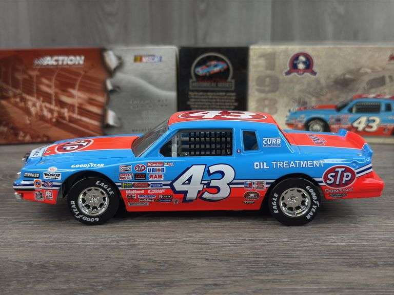 Richard Petty #43 STP/200th Win 1984 Grand Prix Stock Car, 1/24, Limited Edition, 1 Of 4,992, Certificate Of Authenticity, Action Historical Series