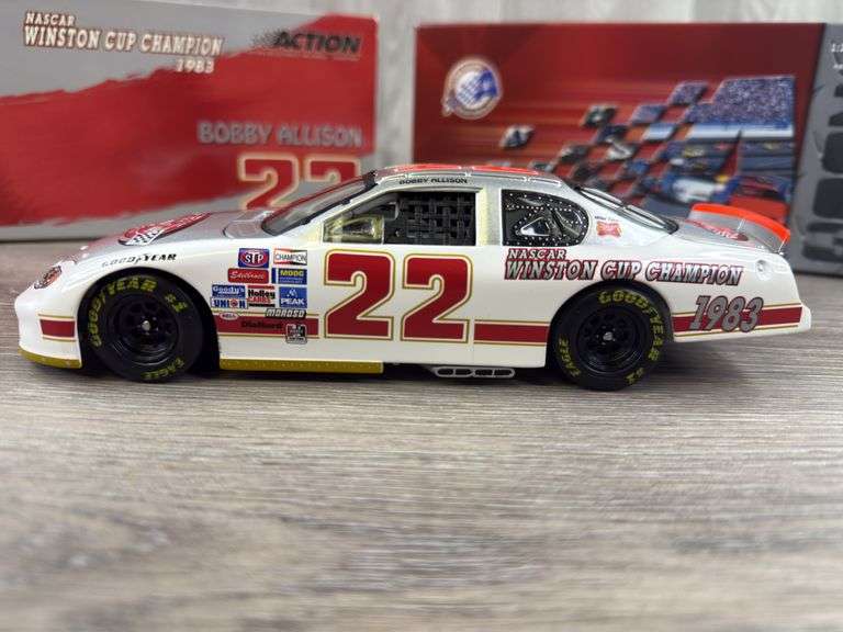 Bobby Allison #22 The Victory Lap/1983 Champion 2003 Monte Carlo Stock Car, 1/24, Limited Edition, 1 Of 4140, Action