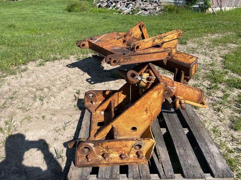 Fiat rear ripper attachment for dozers