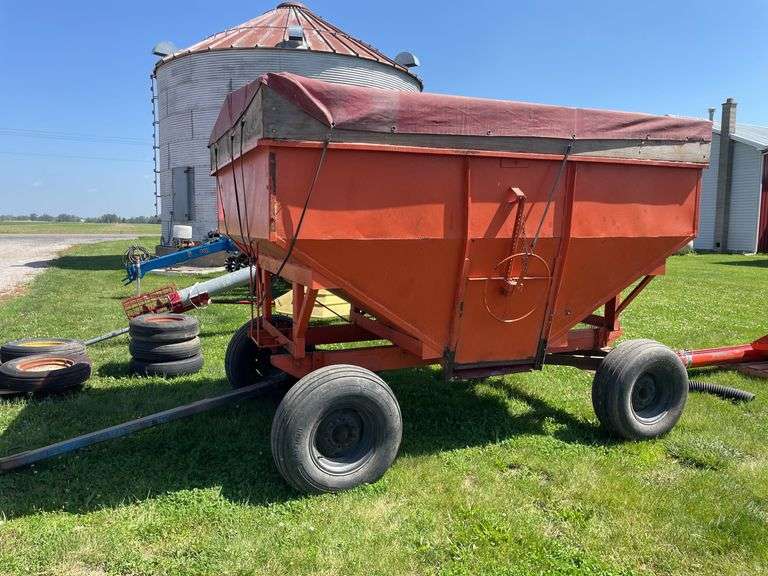 Killbros hopper wagon with tarp