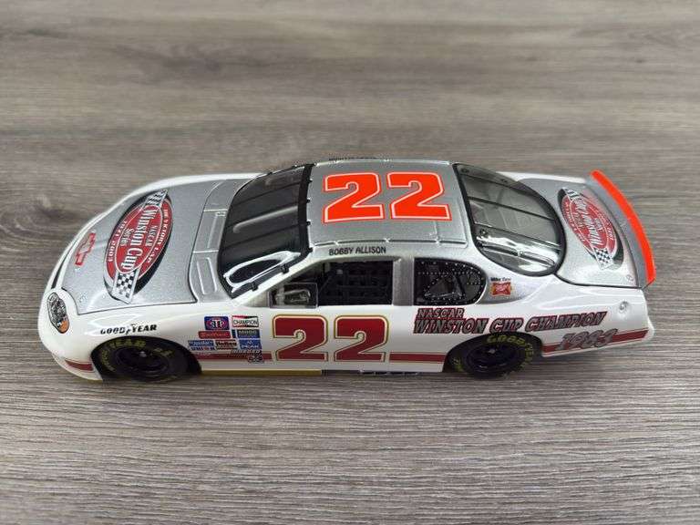 Bobby Allison #22 The Victory Lap/1983 Champion 2003 Monte Carlo Stock Car, 1/24, Limited Edition, 1 Of 4140, Action