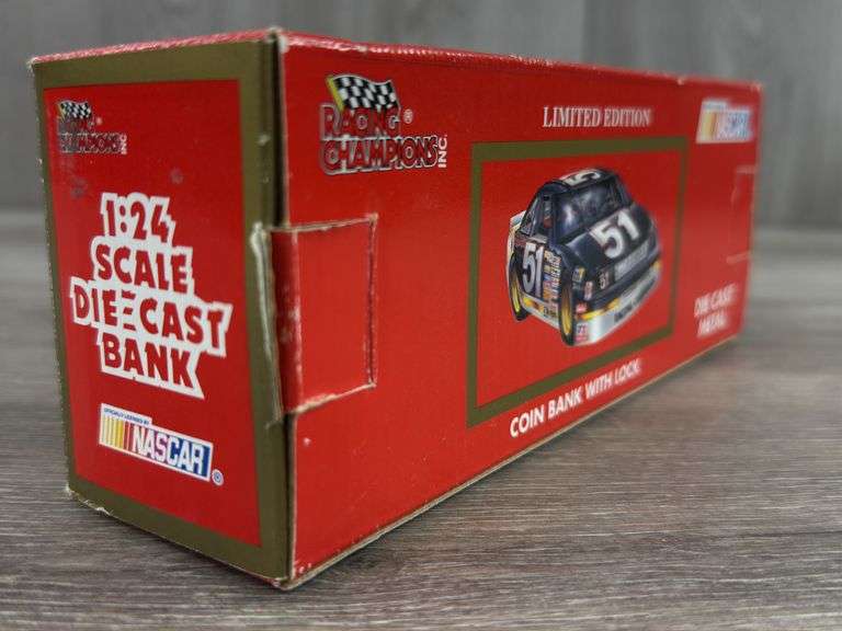 Alan Kulwicki #7 Hooters Ford Thunderbird Stock Car Bank, 1/24, Limited Edition, 1 Of 10,000, Racing Champions