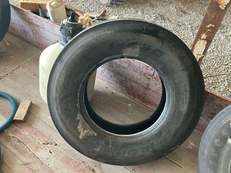 Ironman 11R22.5 Tire