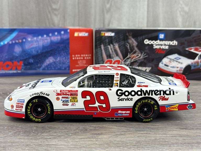 Kevin Harvick #29 GM Goodwrench Service Plus 2001 Monte Carlo Stock Car, 1/24, Limited Edition, Action