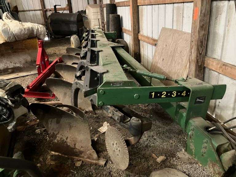 2700 John Deere 5-Bottom Plow