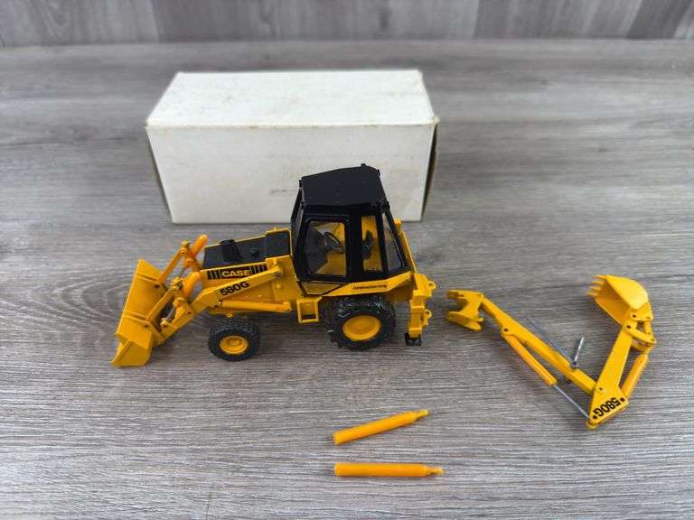 Case 580G Construction King Backhoe Loader, 1/35, Conrad