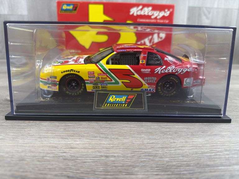Terry Labonte #5 Kellogg’s Texas 1997 Monte Carlo Stock Car, 1/24, Commemorative Texas Car, 1 Of 5004, Certificate Of Authenticity, Revell Collection