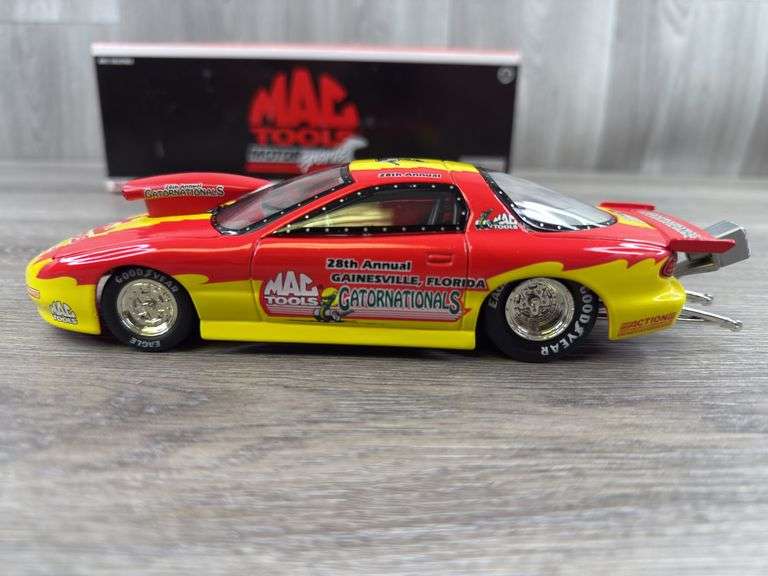 Gatornationals 28th Annual MAC Tools 1997 Pontiac Pro Stock, 1/24, Limited Edition, 1 Of 8000, Action