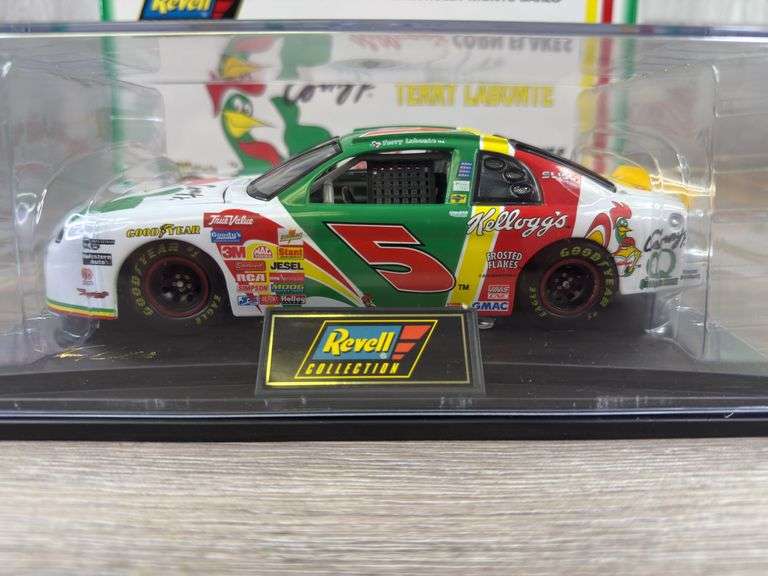 Terry Labonte #5 Kellogg’s Corny 1998 Monte Carlo Stock Car, 1/24, Certificate Of Authenticity, 1 Of 5004, Revell Collection