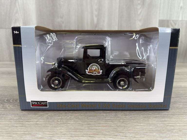 2014 Monroe Cheese Days 1932 Ford Pickup, 1/25, SpecCast Collectibles