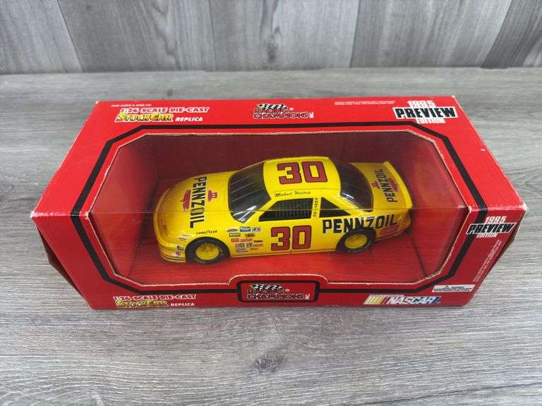 Michael Waltrip #30 Pennzoil Pontiac Stock Car, 1/24, 1995 Preview Edition, Racing Champions