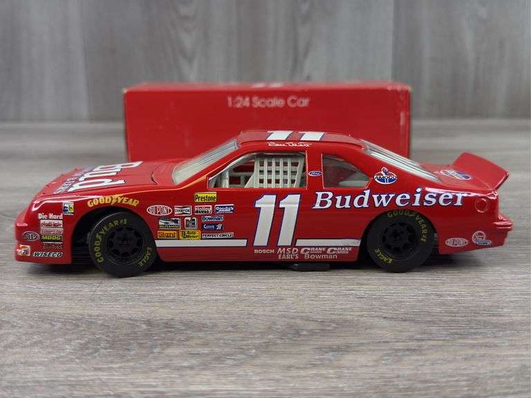 Bill Elliott #11 Budweiser Ford Thunderbird Stock Car, 1/24, Action Racing Collectables