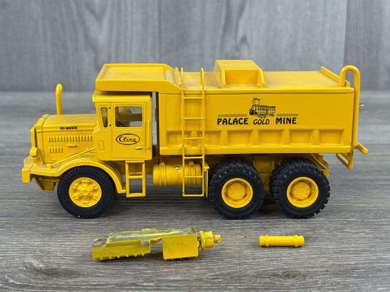 Cline-Isco Palace Gold Mine IC-245R Water Tank Truck, 1/50, Caterpillar D8 Hyster, Multiple Broken Pieces