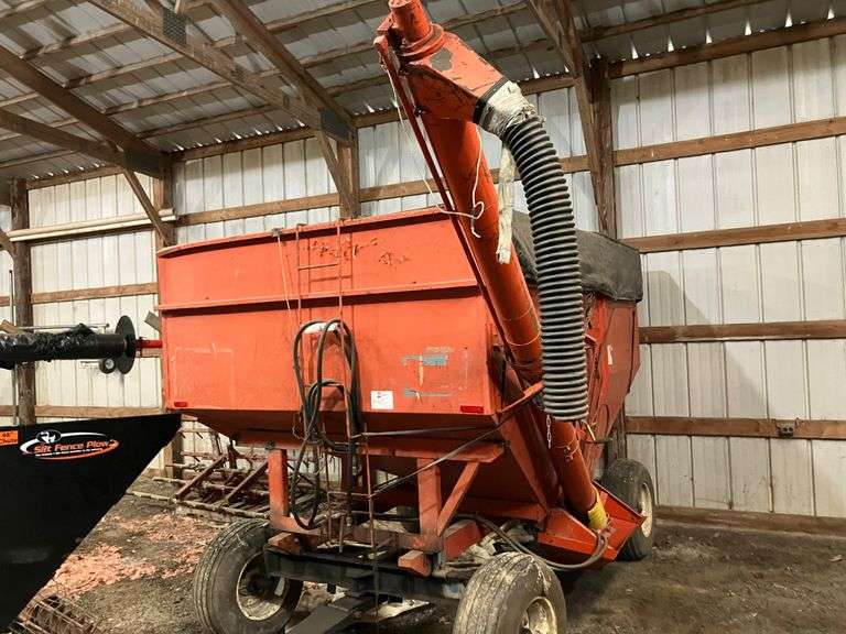 Hopper Wagon w/ Auger